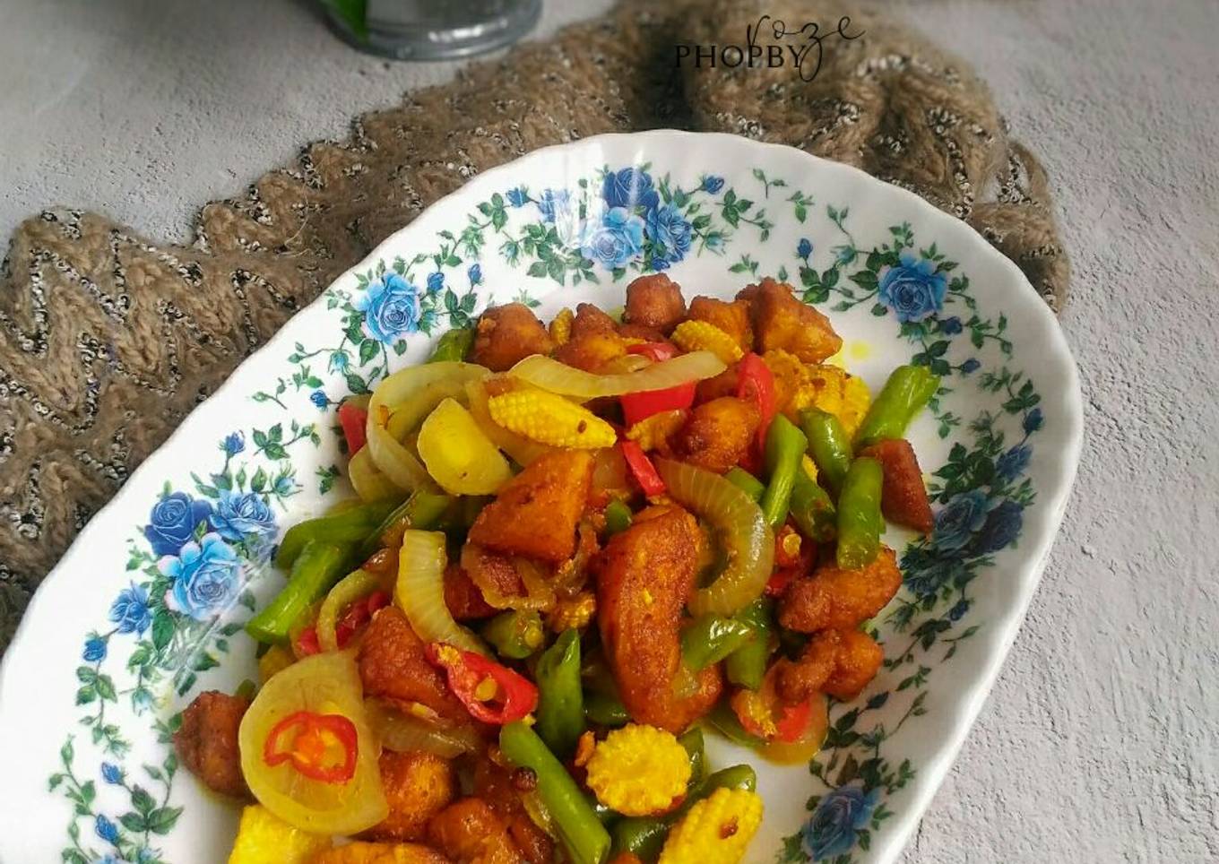 Ayam goreng dengan kunyit