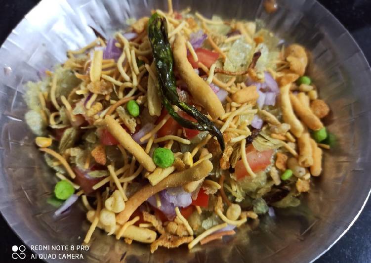 Simple Way to Prepare Perfect Poha onion chivda