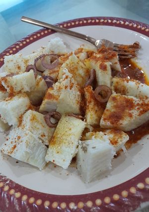 A picture of Boiled yam with mai da yaji.