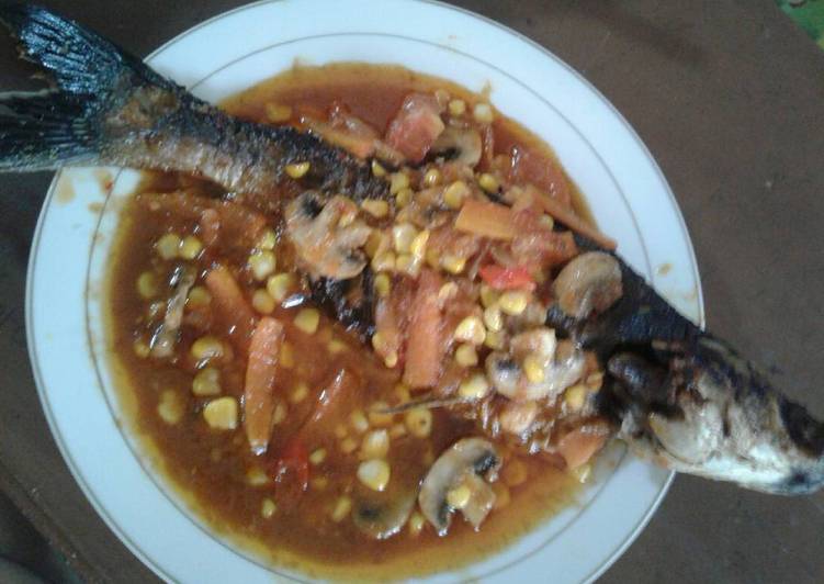 Resep Patin Guling Saus Tomat dan Jamur Kancing yang enak dan Mudah Dibuat