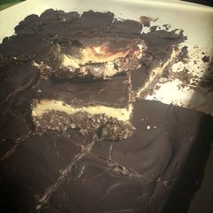 A picture of Nanaimo Bar.