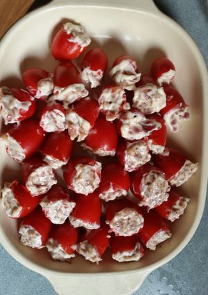 A picture of Cherry tomato BLT's.