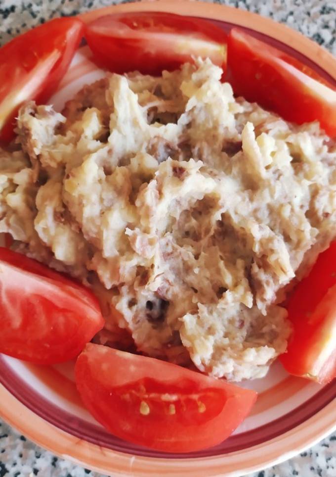 Картошка с тушенкой