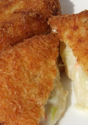A picture of Very Creamy Crab Croquettes.