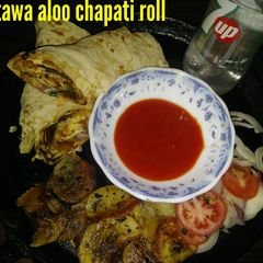 A picture of Tawa aloo chapati roll.