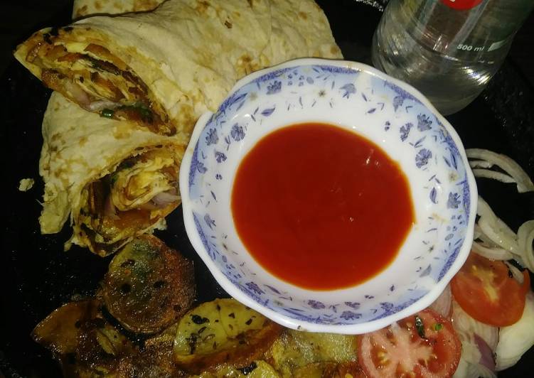 Recipe of Quick Tawa aloo chapati roll