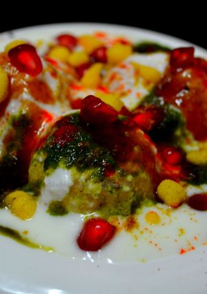 A picture of Dahi Wada.