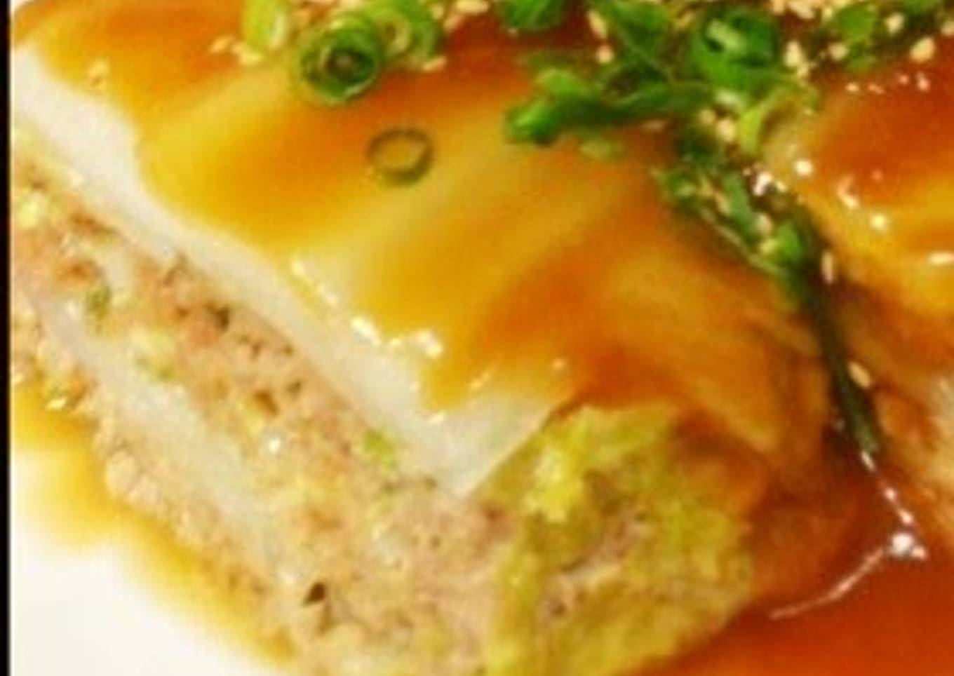 Layered and Steamed Chinese Cabbage Leaves and Pork Mince