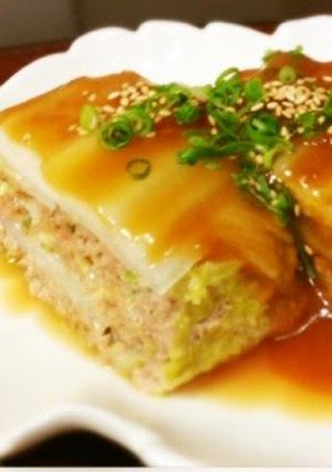 A picture of Layered and Steamed Chinese Cabbage Leaves and Pork Mince.