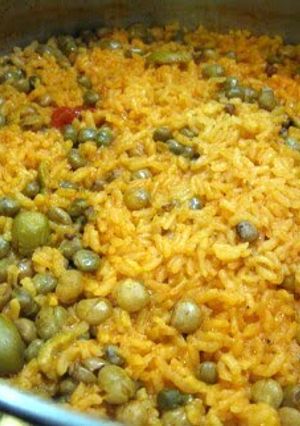 A picture of Arroz con Gandules / Rice and Pigeon Peas.