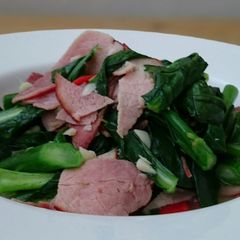 A picture of Ham With Chinese Brocoli.