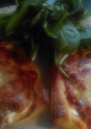 A picture of Mandys puff pastry with bolognese sauce.