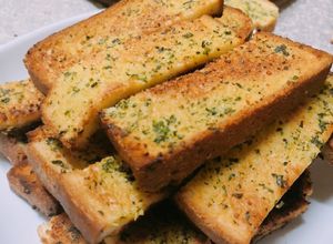 Hình của món Snack sandwich bơ tỏi.