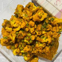 Govi Matar Masala (Cauliflower & green peas) A picture of Govi Matar Masala (Cauliflower & green peas).