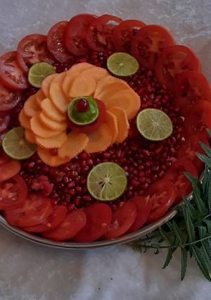 ગાજર ટામેટા સલાડ (Gajar Tomato Salad Recipe In Gujarati) રેસીપી મુખ્ય ફોટો