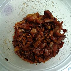 A picture of Sweet and salty bacon, toppings.