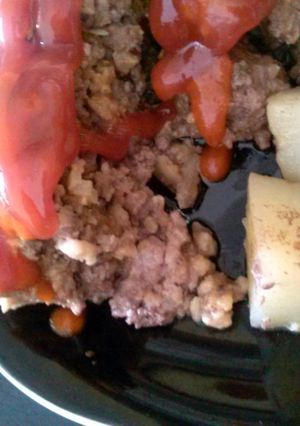 A picture of Meatloaf and Potatoes.