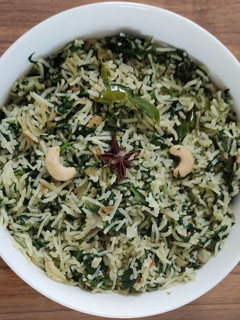 பாலக் புலாவ் (Spinach pulao) (Paalak pulao recipe in tamil) செய்முறை முக்கிய புகைப்படம்
