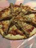 Pizza con patitas de pollo