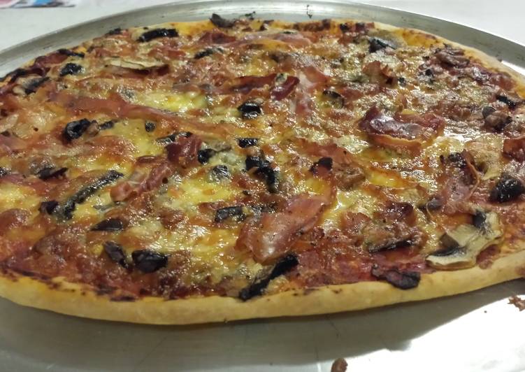 Recipe of Perfect Pizza - ham & mushroom