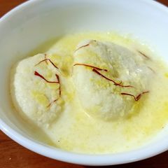 A picture of Rasmalai.
