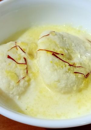 A picture of Rasmalai.