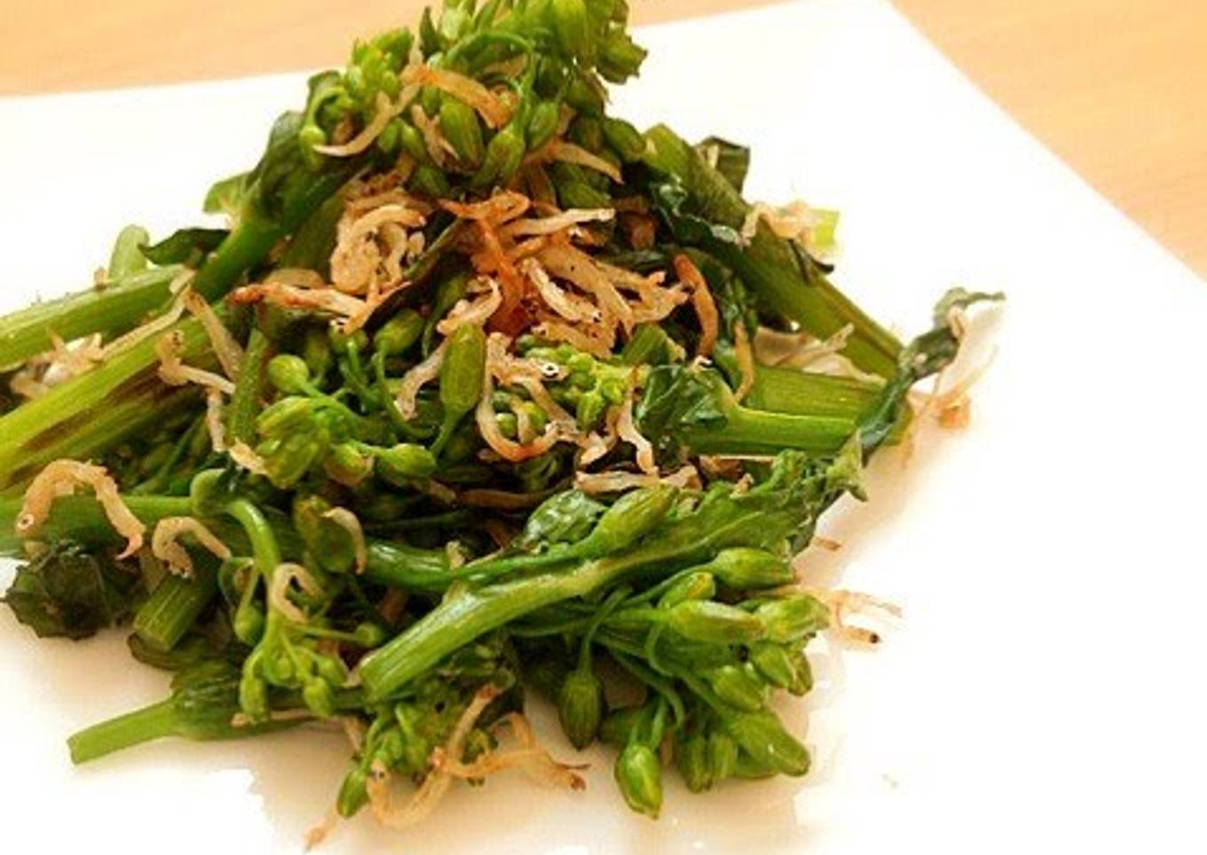 Broccolini and Shirasu Stir-fried with Zesty Lemon