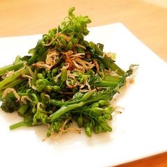 A picture of Broccolini and Shirasu Stir-fried with Zesty Lemon.