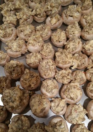 A picture of Sausage Stuff Mushrooms.