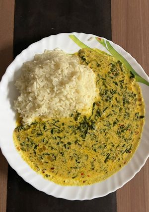 A picture of Spinach Curd Curry (Palak Dahi Curry).