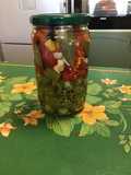 Trio de piments, tomates cerises, ail et herbes aromatiques au vinaigre