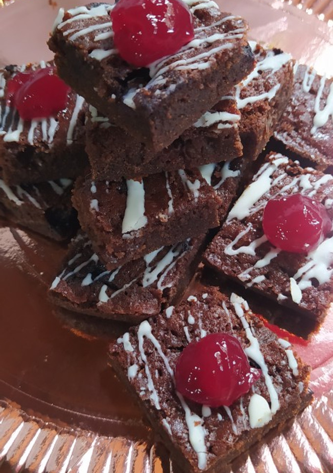 Una foto de Brownie con Pasas de Uva y Arándanos  Sin Gluten