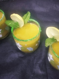 मैंगो मॉकटेल(Mango mocktail recipe in Hindi) रेसिपी मुख्य फोटो