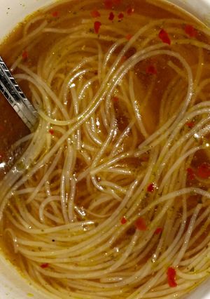 A picture of Rice noodle soup *phake pho*.