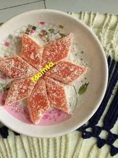 वाटरमेलन जेली/बर्फी (Watermelon jelly/ barfi recipe in hindi) रेसिपी मुख्य फोटो