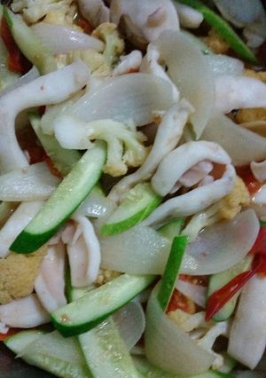 Hình của món Mực xào rau củ.