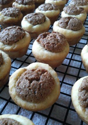 A picture of "Pecan Tarts".