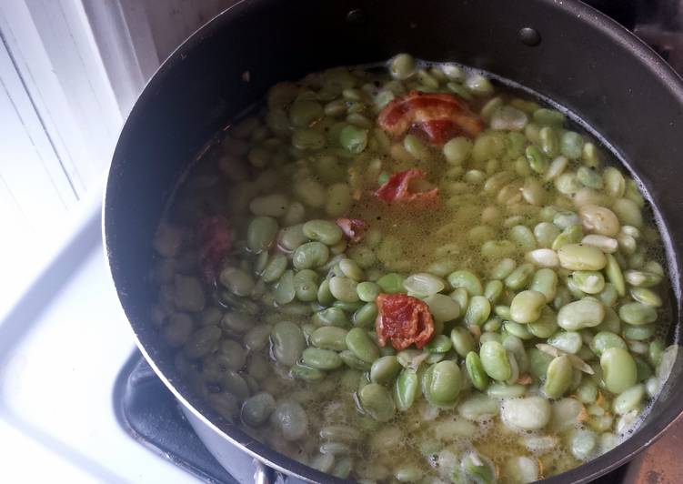 Quick Smoky Baby Lima Beans