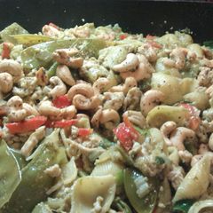 Chicken.pesto.pasta.with cashews and parmesan A picture of Chicken.pesto.pasta.with cashews and parmesan.