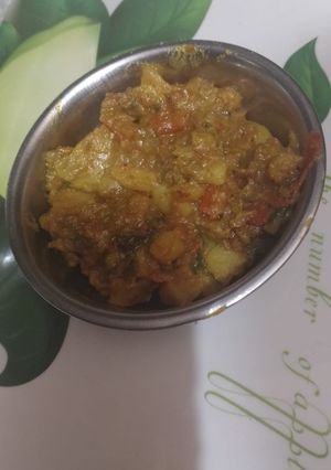 A picture of Baingan aloo ki sabji.
