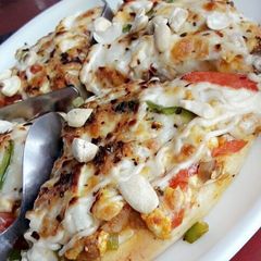 A picture of Cheezy piza.