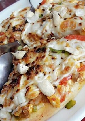 A picture of Cheezy piza.