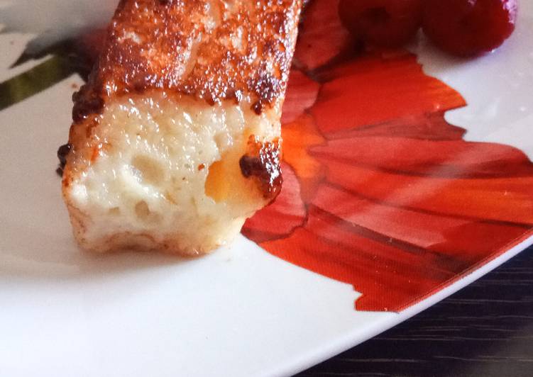 Torrijas brioche a la miel de naranjo con helado de menta, chocolate y frambuesas