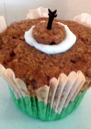 A picture of PUMPKIN CUPCAKES WITH CREAM FILLING.