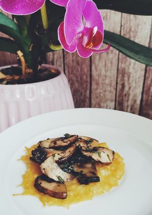 Une photo de Tuiles de parmesan et champignons