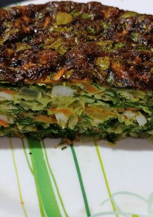 Una foto de Tortilla de verduras y Pollo #rica #facilyrapidaparahacer #supersaludable #hechaconrestodecomida