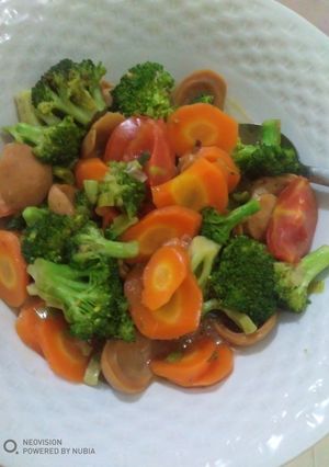 Foto resep Ca brokoli wortel sosis
