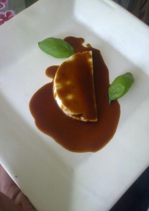 Una foto de Queso ranchero con mermelada de chiles y cebolla geras