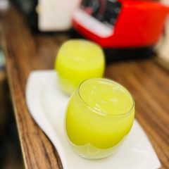 A picture of Ginger juice.