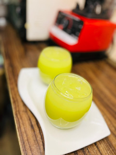 A picture of Ginger juice.